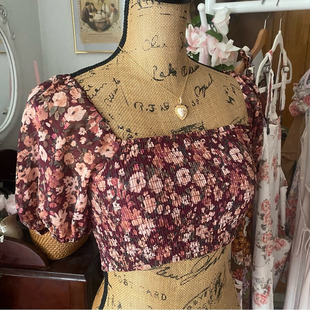 Dahlias Blouse - Burgundy Floral Crop Top